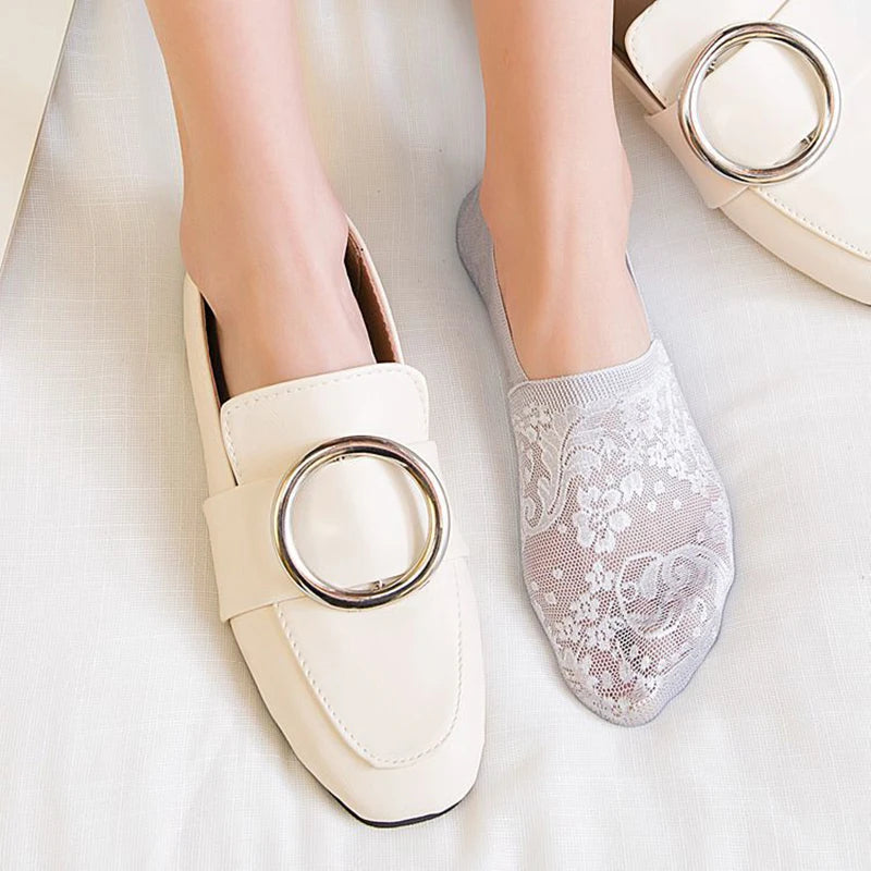 Fashion No-Show Socks – Lace Edge & Non-Slip Comfort!